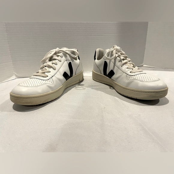 VEJA V-10 White Black Leather Low Top Lace Up Sneakers Men’s Size 9 (42) - Picture 3 of 6